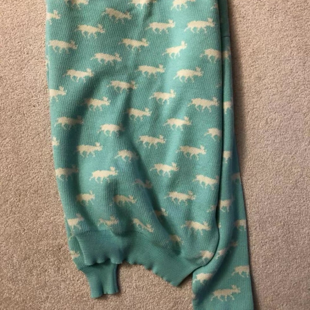 sweater - Picture 3 of 4